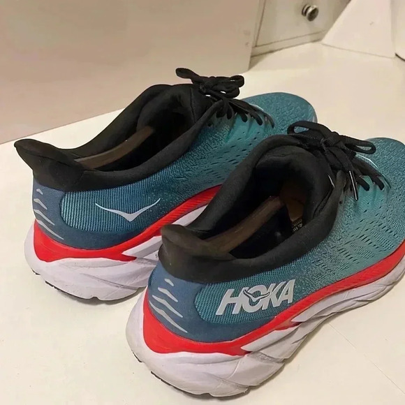 Clifton 8 Running shoes are soft and extremely comfy - Picture 10 of 14